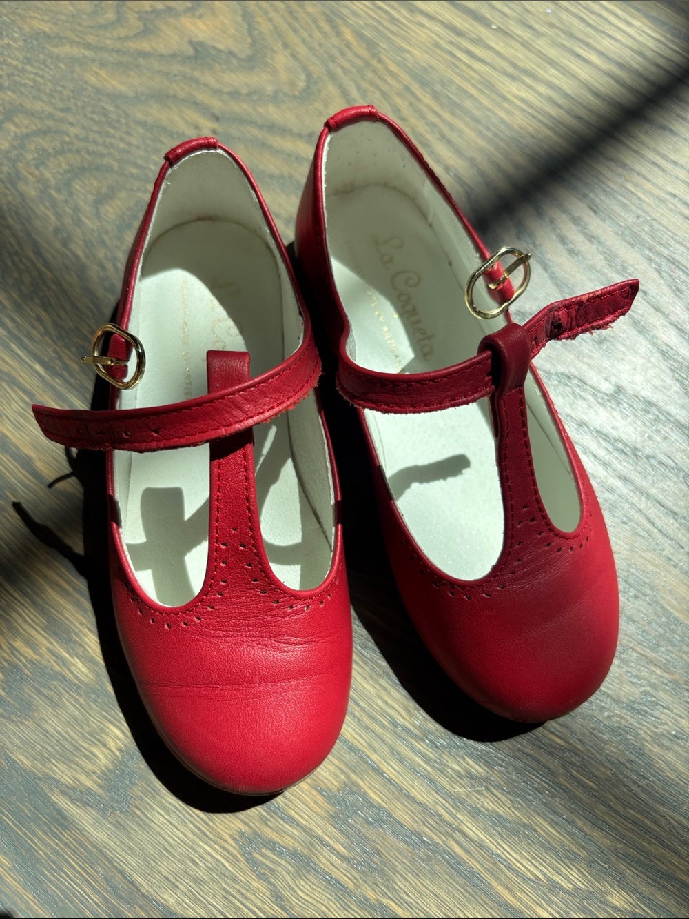 La Coqueta size 25 T Strap Leather Little Girls Shoes